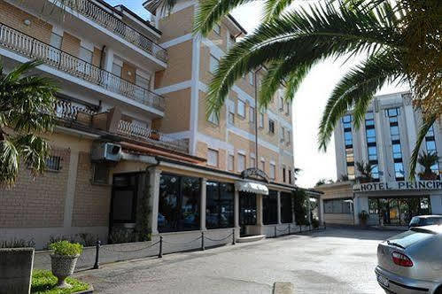 Hotel L'Aquila Pomezia Luaran gambar